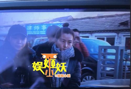 何洁离婚案开庭 ,爱和伤害:薛佳凝带发修行 何洁离婚案开庭