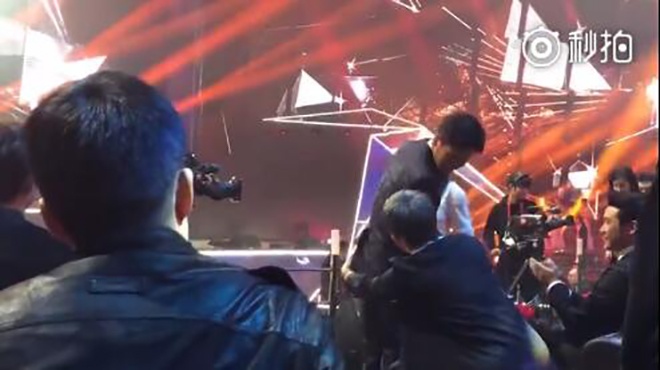 ,今日热点：张一山给杨紫提裙子 邓超暖心为李晨整理着装