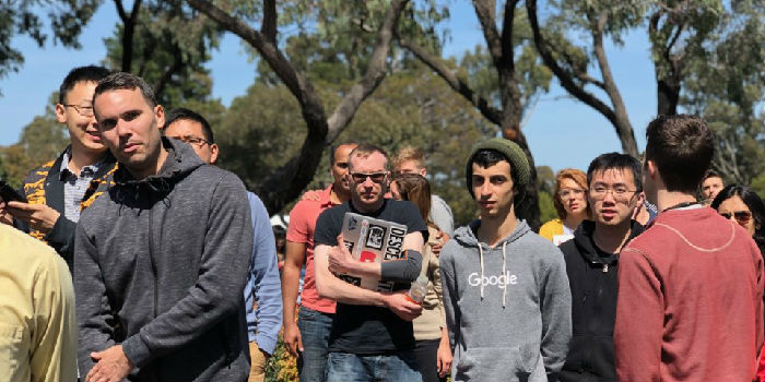 ,谷歌,YouTube总部发生枪击事件，造成1人死亡，4人受伤