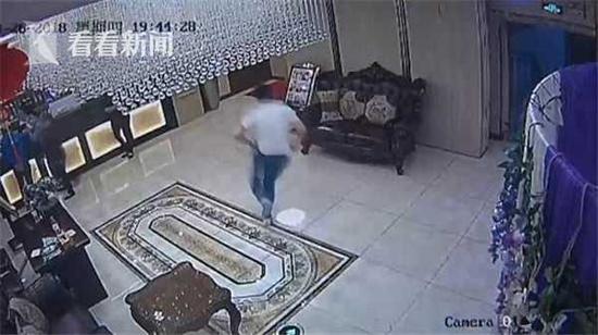 ,逃犯出席朋友婚礼 便衣警察上演抓捕大战