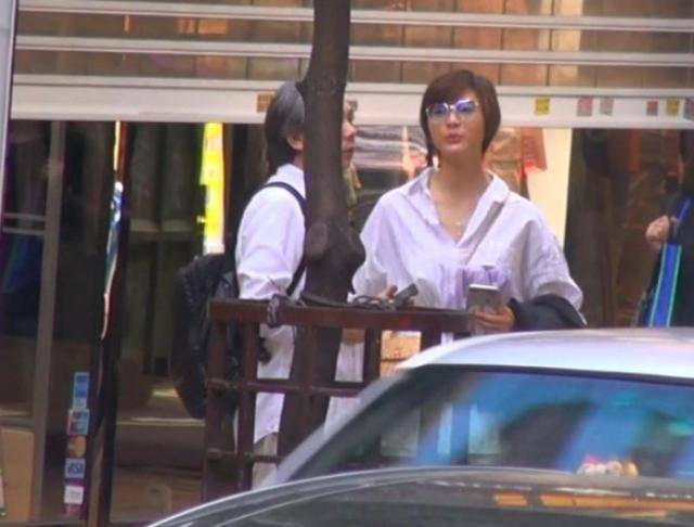 ,陈嘉上公开承恋情，女方比其小30岁