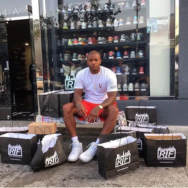 ,喜讯！哈登力压詹姆斯荣获常规赛MVP！鞋王塔克实至名归！