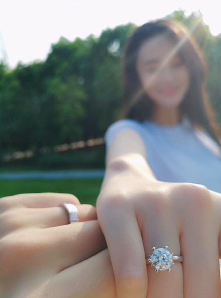 ,张馨予军婚嫁给军三代何捷 不能再乱黑了