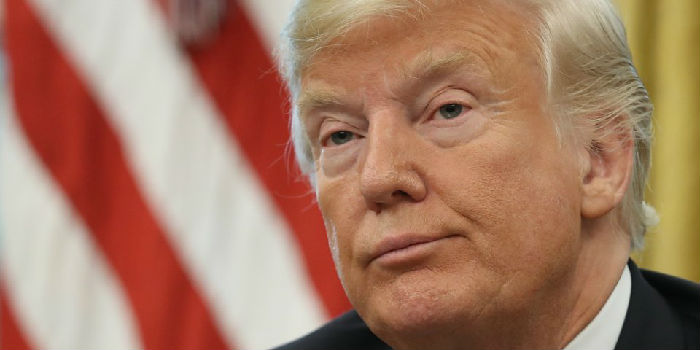 5b86fb122154a320008b568b-960-480.jpg ,特朗普戏言萨拉•赫卡比•桑德斯在约翰•麦凯恩死后对其行为“神经崩溃”