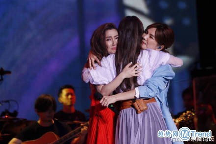 今日热点：战狼2将重映 Selina假唱