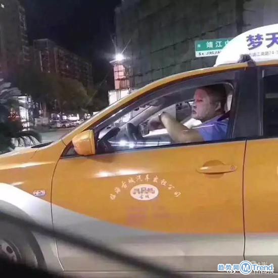 今日热点：精致的出租车司机 捐栋楼就能上哈佛