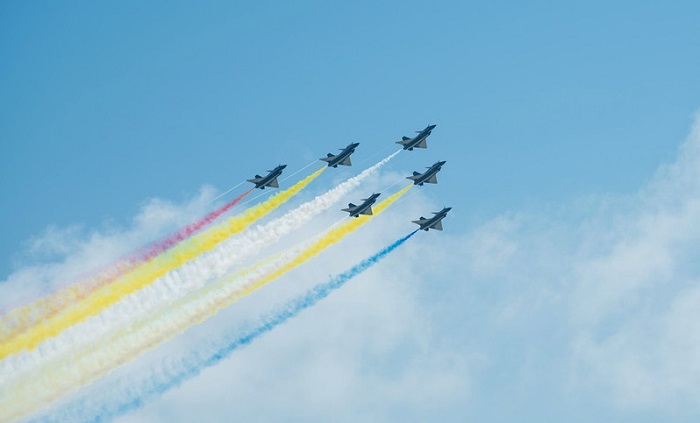 ,今日热点：燃爆！2018珠海航展开幕 歼-20等明星战机震撼全场！