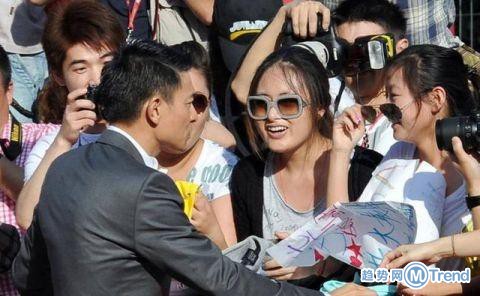 今日热点：刘德华自费申请 普京撂倒柔道冠军