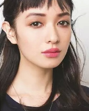 ,春夏时尚必备的气质口红颜色推荐！软化你的心