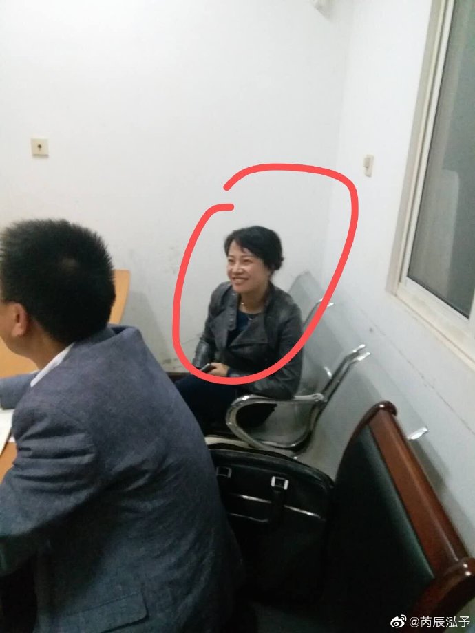 西安奔驰女车主被讨债 ,西安奔驰女车主被讨债 苦主称其诈骗700万