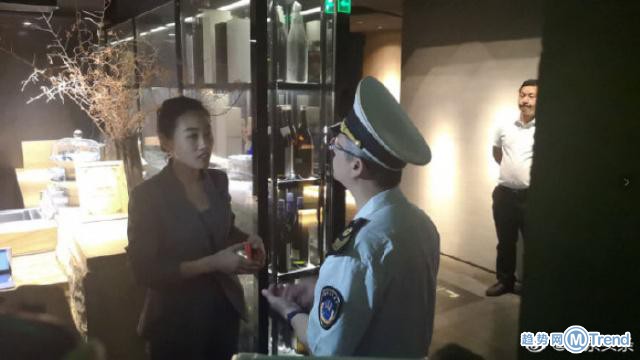 今日热点:王源抽烟餐厅整改 易烊千玺声明谣言 王源吸烟照曝光