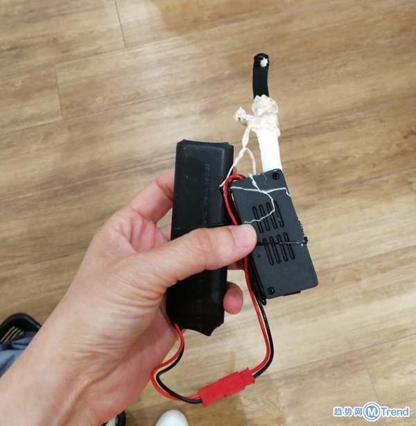 今日热点：优衣库惊现摄像头 秦岚片场起争执