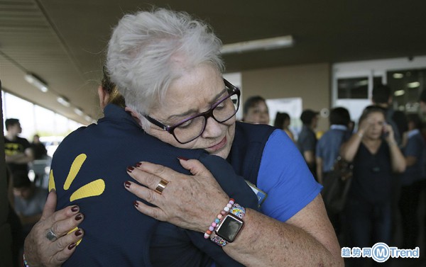今日热点：美国沃尔玛枪击案 不限量套餐将取消