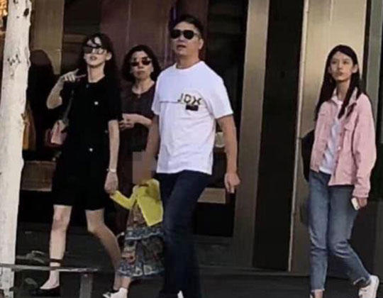 ,刘强东,奶茶妹,娱乐热点：郭富城被暴徒围堵 章泽天辟谣成绩差 梁静茹承认离婚