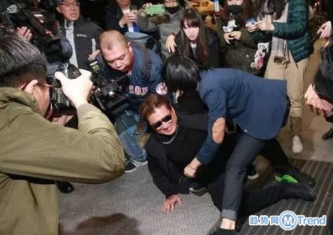 今日热点：北大男老师被举报 高以翔爸爸摔倒