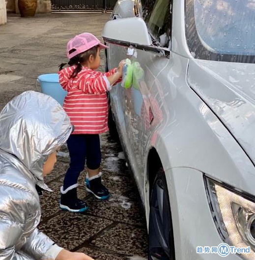 今日热点:山西中学禁止网购 霍启刚罕见晒儿女