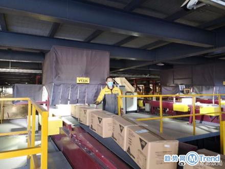 热点：湖北快递将复工复产 女演员涂冰酒店隔离40天