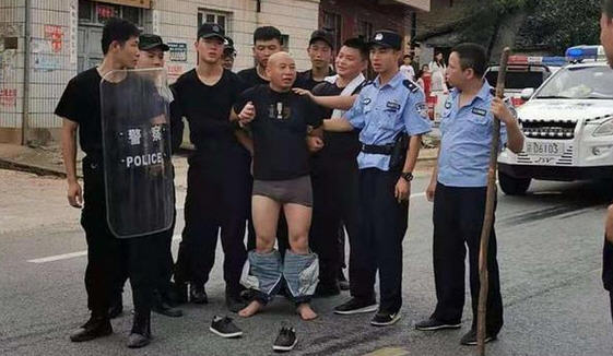 警方慰问入室杀人案受害者家属！衡水中学学霸班倒数第一考631分