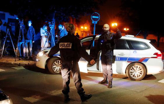 热点：法国巴黎一老师被斩首 今日头条申请明日头条商标被拒