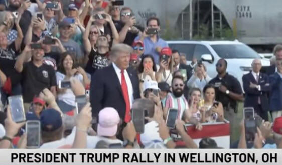 特朗普举办卸任后首场集会