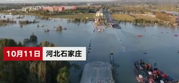 河北通勤班车坠河已致13死