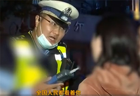 豪车女司机被查直呼让局长过来