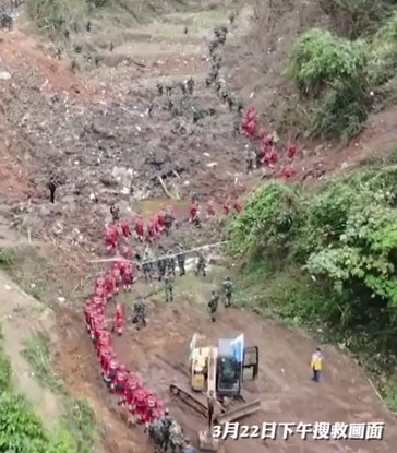 专家：客机坠毁前速度或接近音速