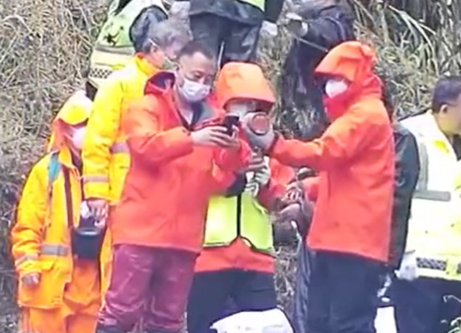 东航坠机事故黑匣子找到