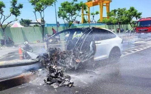 特斯拉回应林志颖车祸:原因暂不明