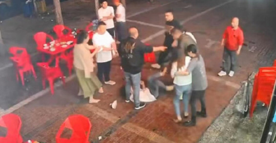 官方：唐山烧烤店打人案保护伞被查