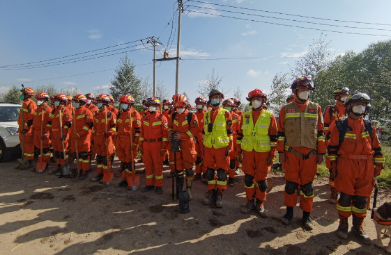 青海海东山体滑坡已致5人死亡