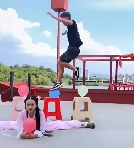 小伙练轻功水上漂 被派出所叫去备案