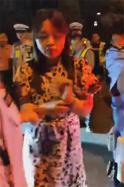 被宝马司机撞倒并拖行女子体征平稳