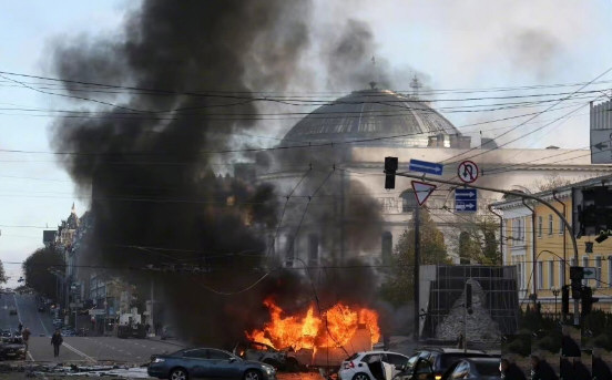 普京称若乌继续袭击俄领土将强硬回击