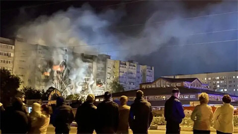 俄军战机坠毁在居民区致13死19伤