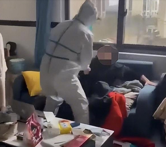 大白暴力拉人去隔离?杭州通报