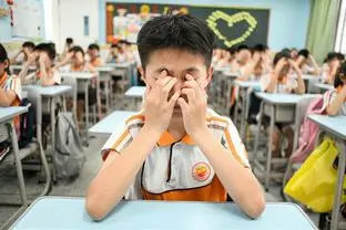 学生近视率将纳入政府绩效考核