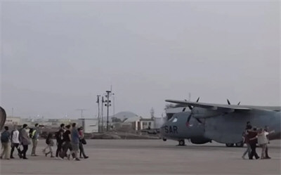 第一批在苏丹中国公民已撤至邻国