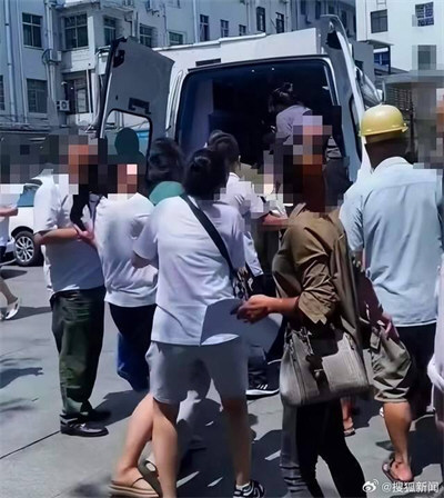 学生遭枪击身亡 亲属：放枪时走火