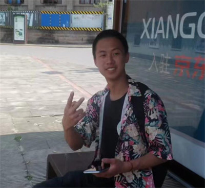 男孩翻墙离校后失联 家属发声