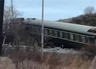 官方通报K5133次旅客列车脱轨 工程车侵入铁路线