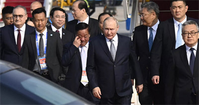 俄罗斯总统普京乘飞机抵达北京
