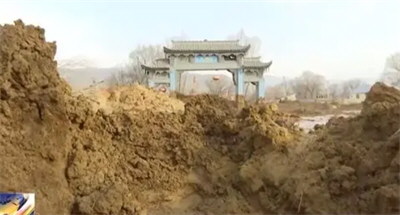 地震后村庄遭砂涌：泥浆浪头高3米