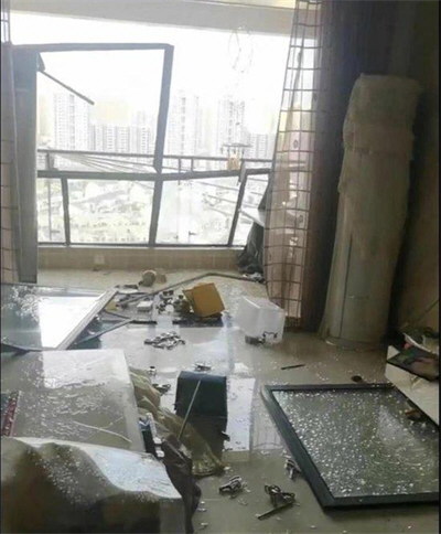 南昌突发强对流天气 致3人坠楼身亡 南昌突发强对流天气 致3人坠楼身亡