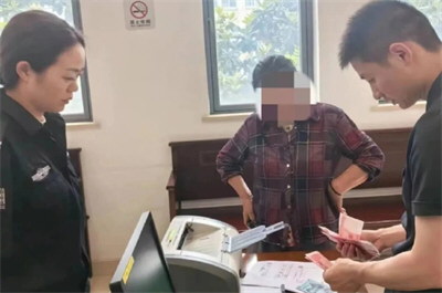 女儿以父母偏心哥哥为由拒绝赡养父母