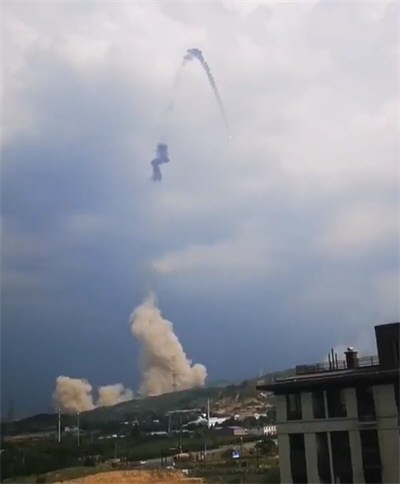 南官方回应火箭起火坠落