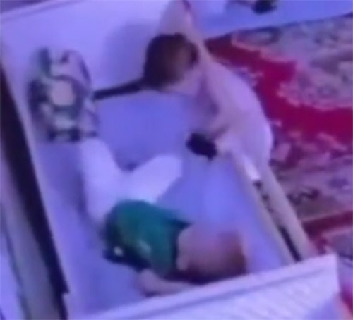 2岁男童在幼儿园午睡头卡护栏身亡