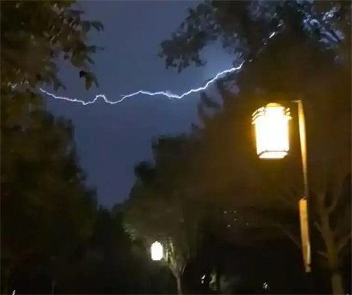 一场雷雨后400名患者涌进急诊