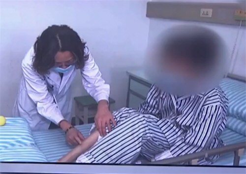 17岁女孩通宵熬夜致双肺全白