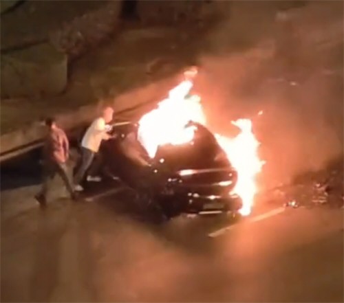 成都天府大道小米自燃